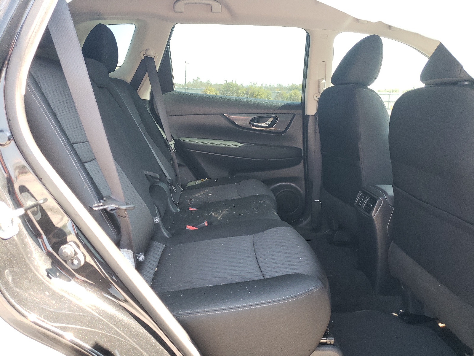 KNMAT2MT4JP581958 2018 Nissan Rogue S