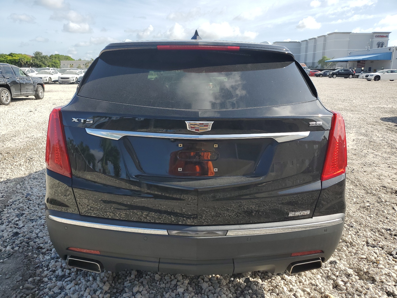 1GYKNBRS3HZ107619 2017 Cadillac Xt5 Luxury