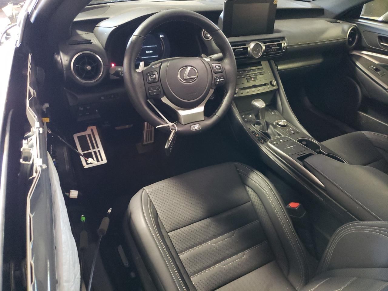 2023 Lexus RC - Image 8