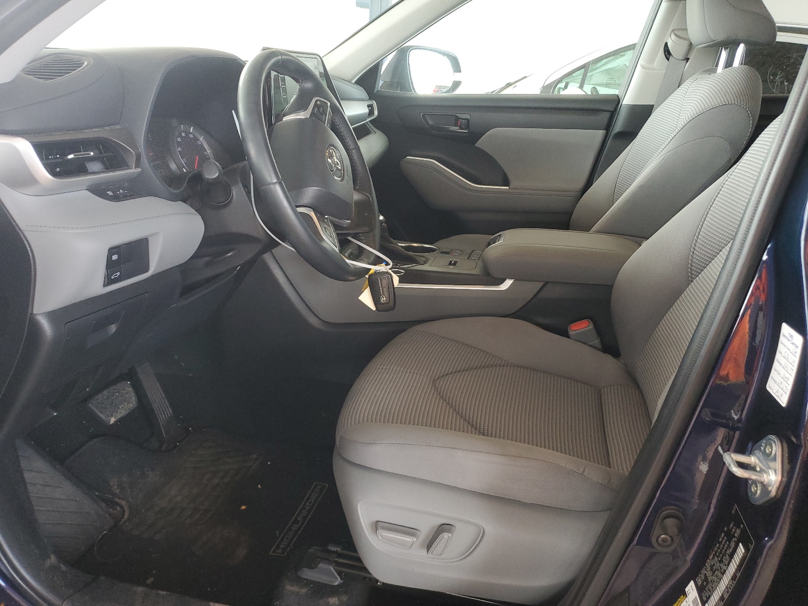 5TDZZRAHXNS547108 2022 Toyota Highlander L