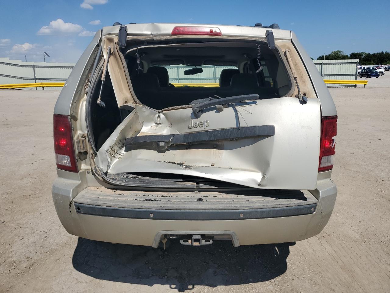 2008 Jeep Grand Cherokee Laredo VIN: 1J8GR48K48C240172 Lot: 63699854