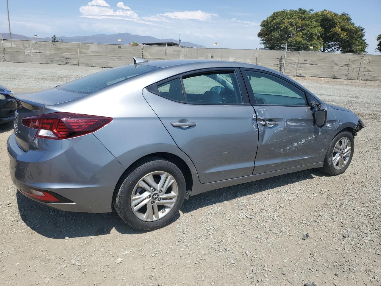 2019 Hyundai Elantra - Image 3