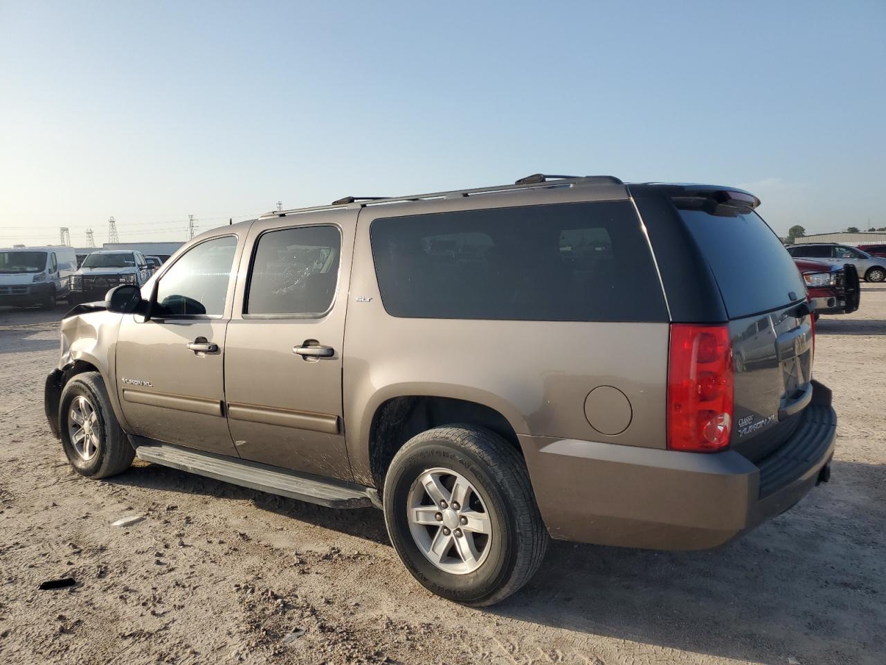 2013 GMC Yukon Xl C1500 Slt VIN: 1GKS1KE03DR352389 Lot: 63176004