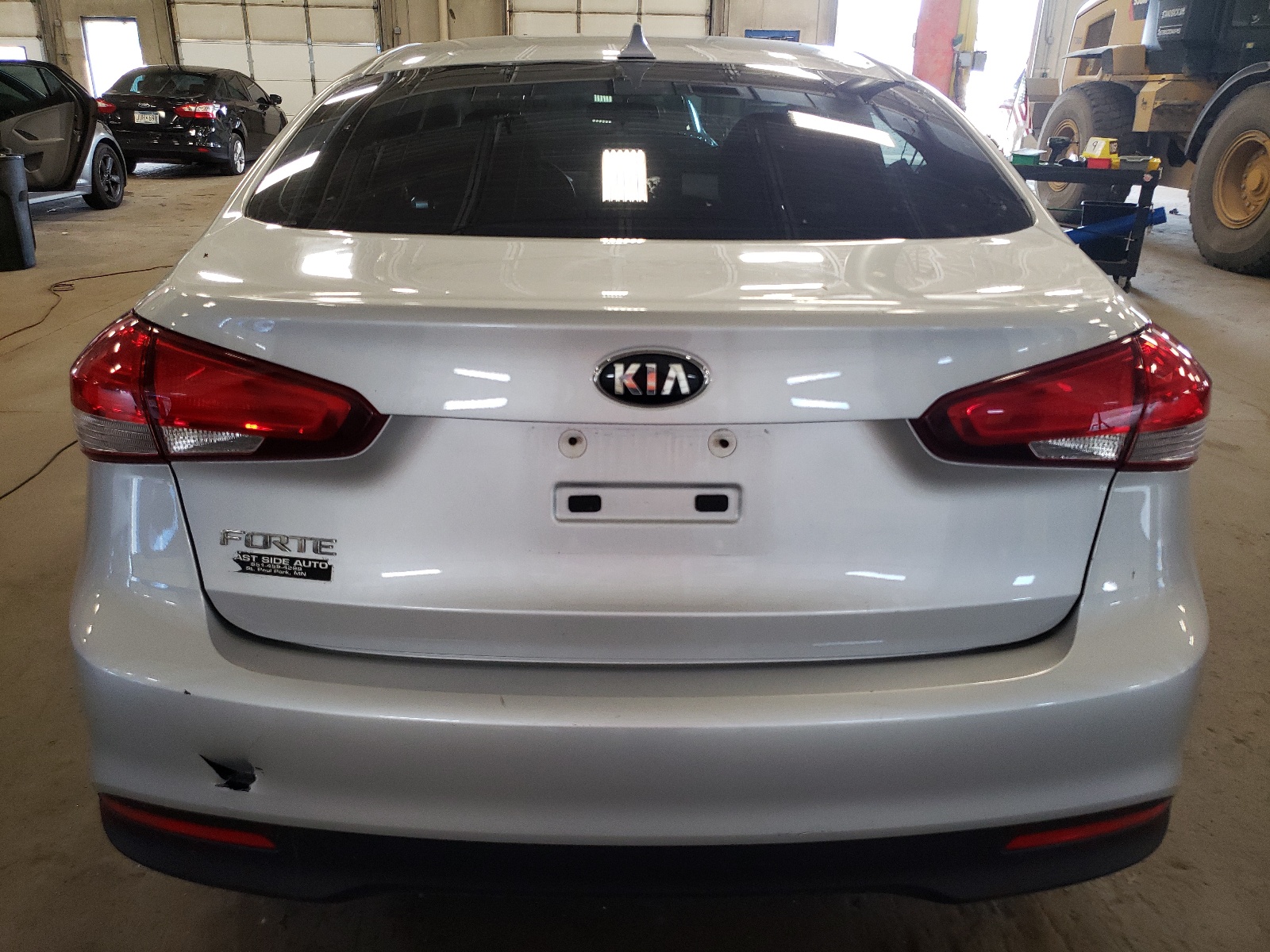 2017 Kia Forte Lx vin: 3KPFK4A77HE039209