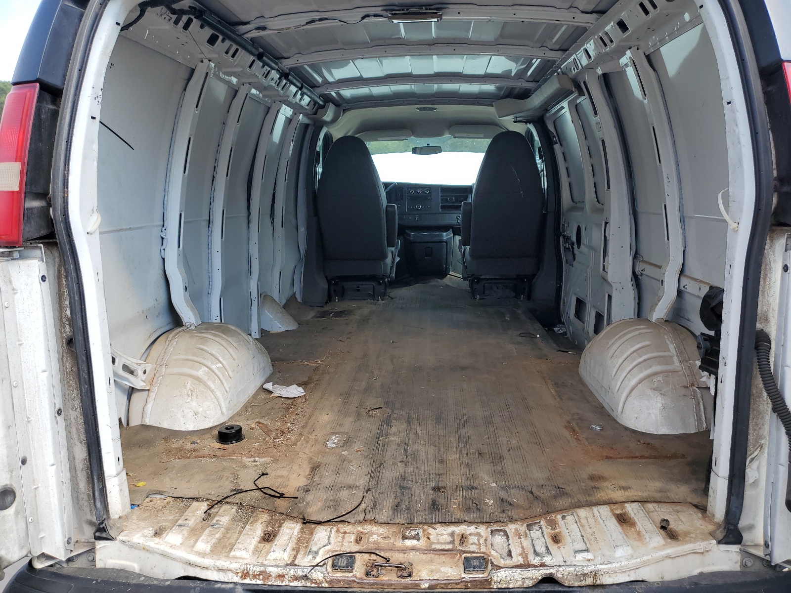 1GCWGFCAXC1144327 2012 Chevrolet Express G2500