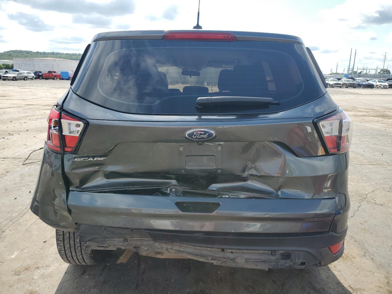 1FMCU0F71JUC40217 2018 Ford Escape S