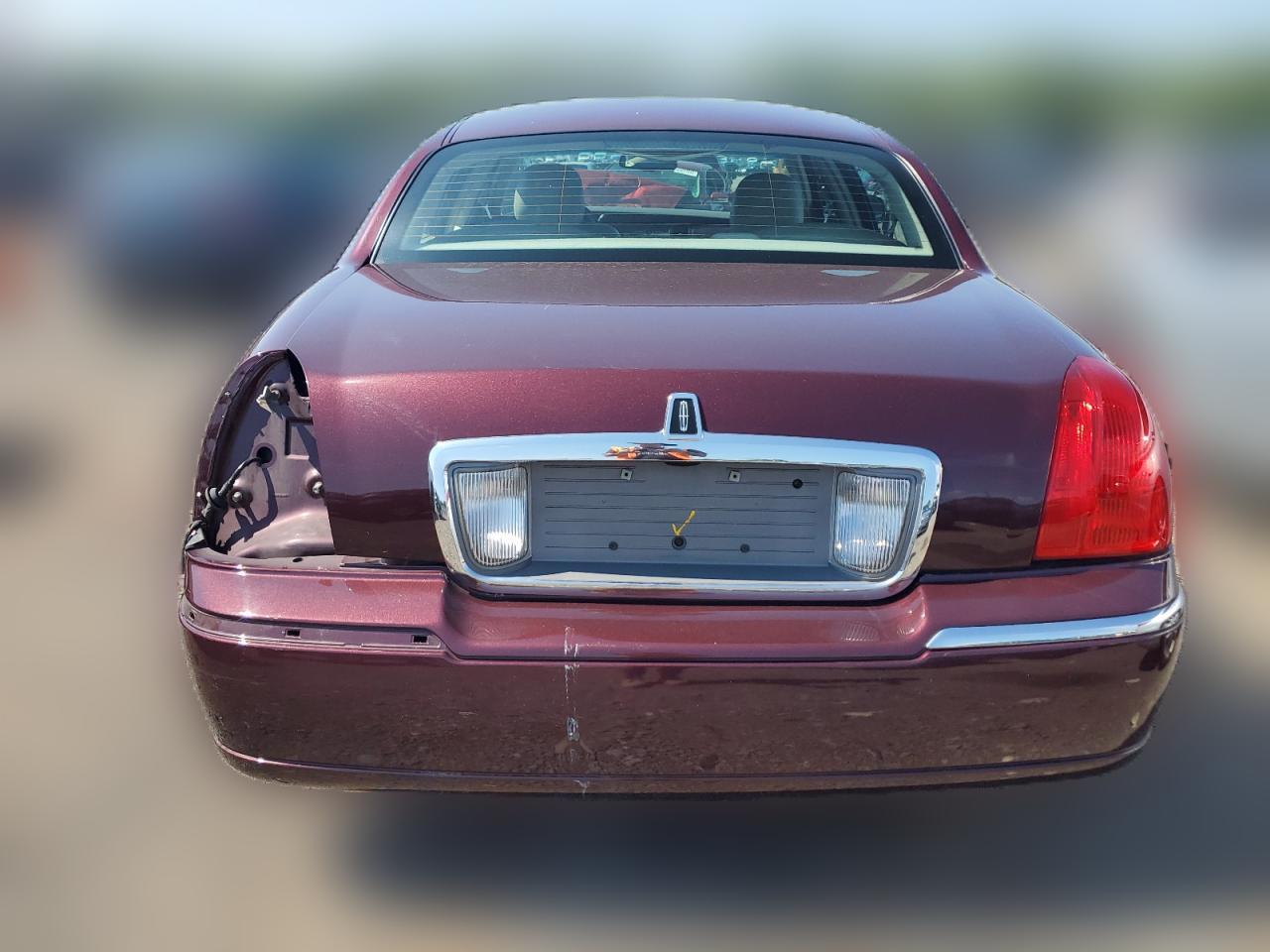 2007 Lincoln Town Car Signature Limited VIN: 1LNHM82VX7Y605438 Lot: 63019284