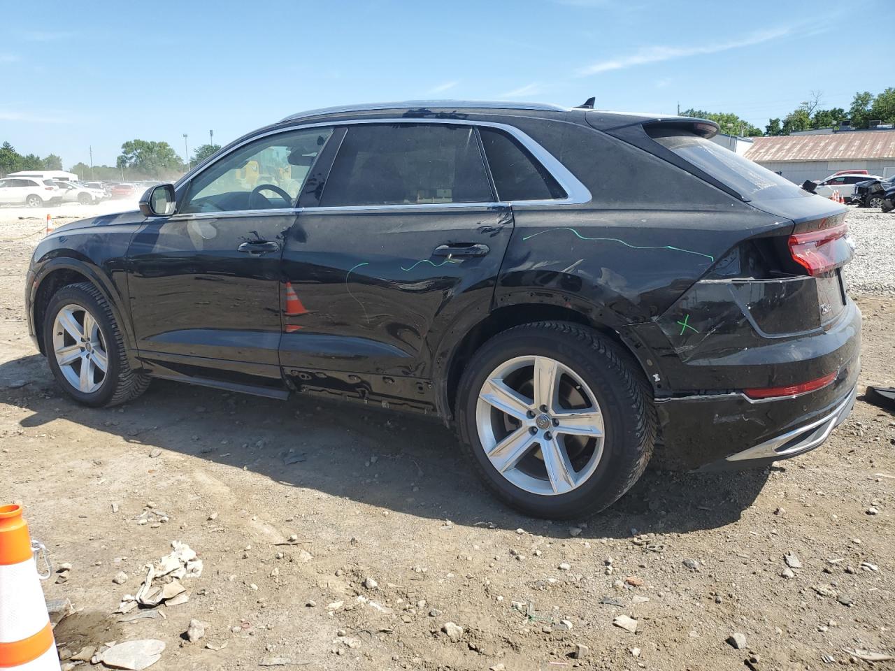 WA1AVAF12KD013477 2019 AUDI Q8 - Image 2