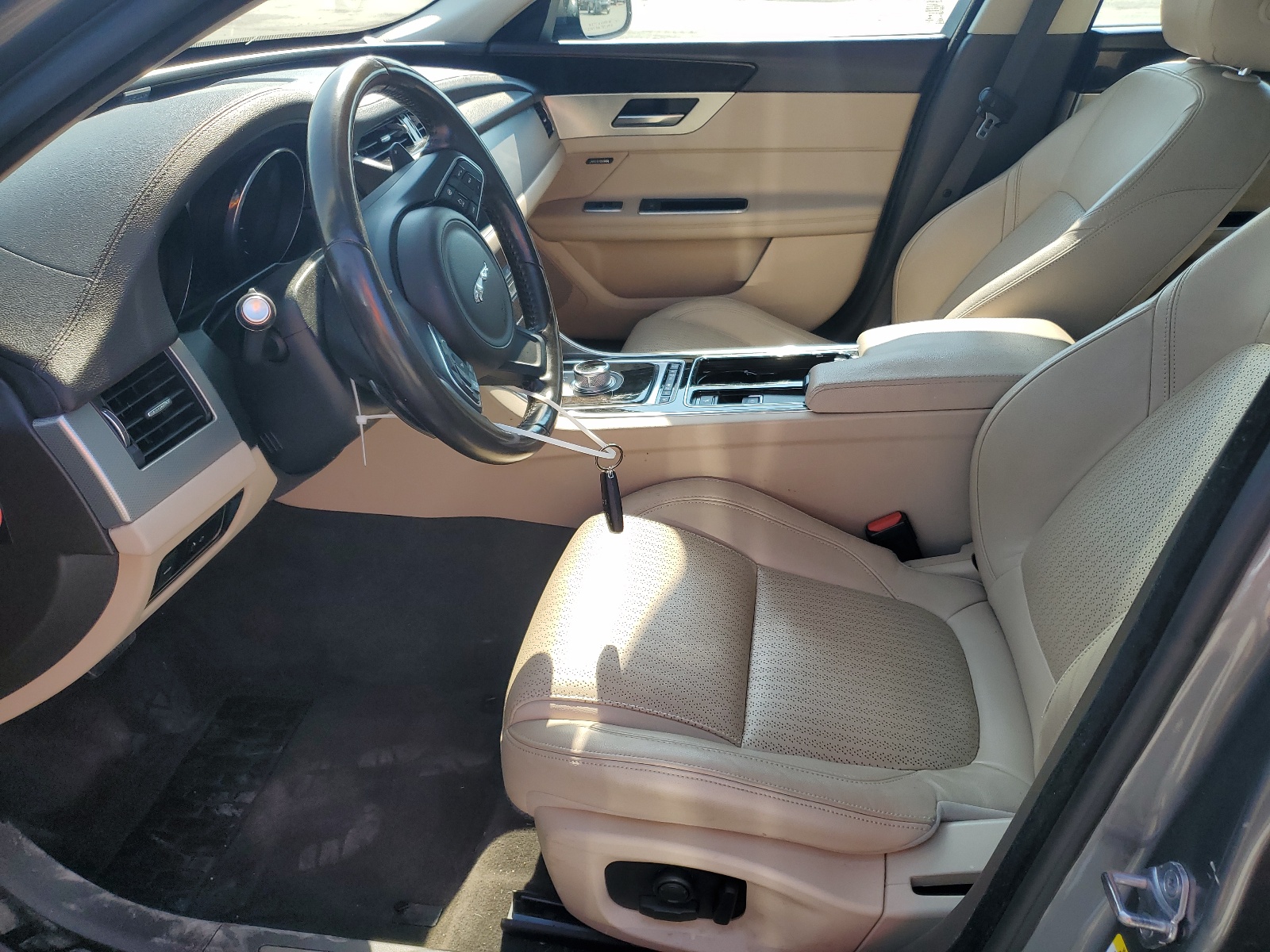 SAJBK4BV8GCY15110 2016 Jaguar Xf Prestige