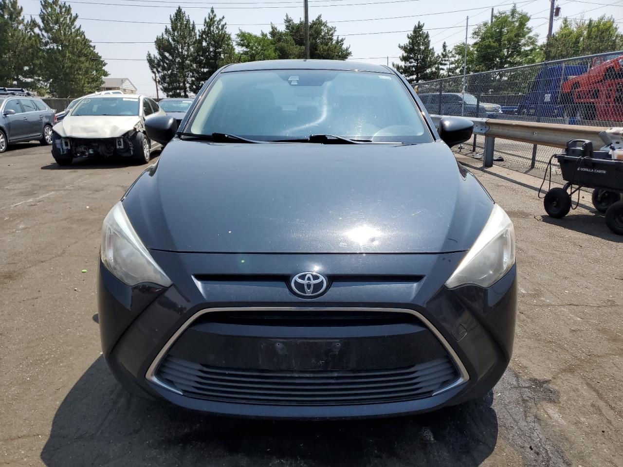 VIN 3MYDLBYV7JY310370 2018 TOYOTA YARIS no.5