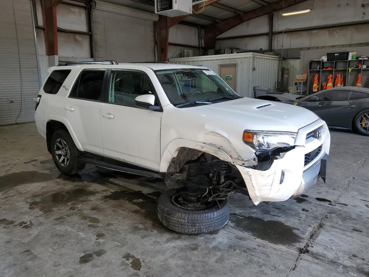 VIN JTEPU5JR4P6132677 2023 TOYOTA 4RUNNER SE no.4