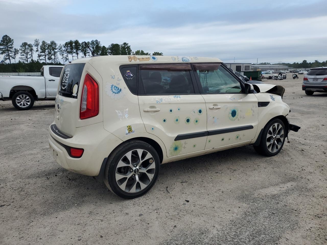 2012 Kia Soul + VIN: KNDJT2A6XC7462247 Lot: 60893894