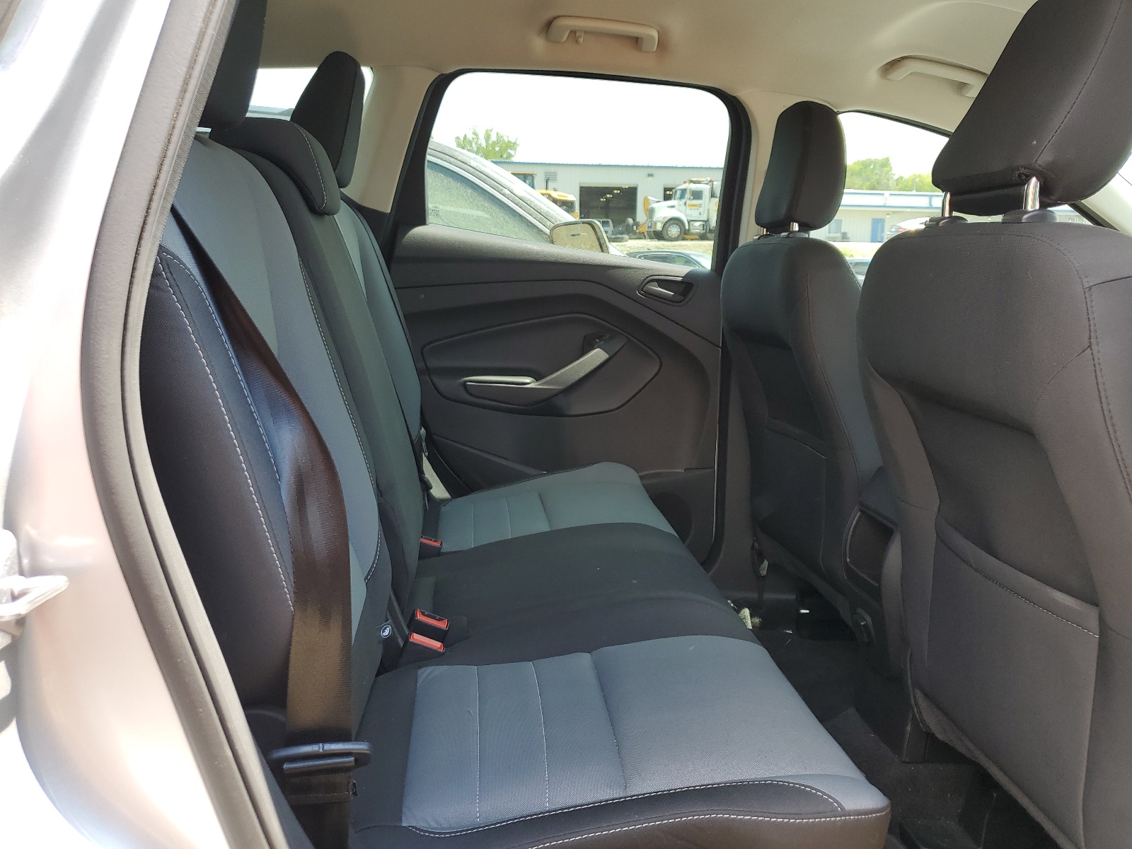 1FMCU0F75JUC48174 2018 Ford Escape S