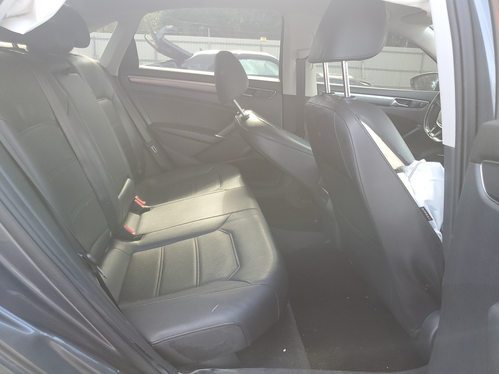 1VWDT7A38HC046600 2017 Volkswagen Passat R-Line