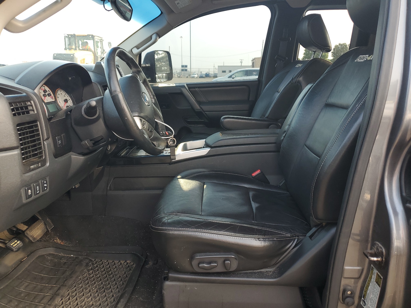 1N6AA0CC5DN304213 2013 Nissan Titan S