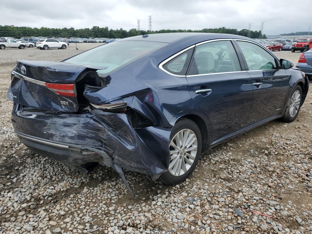 2014 Toyota Avalon - Image 3