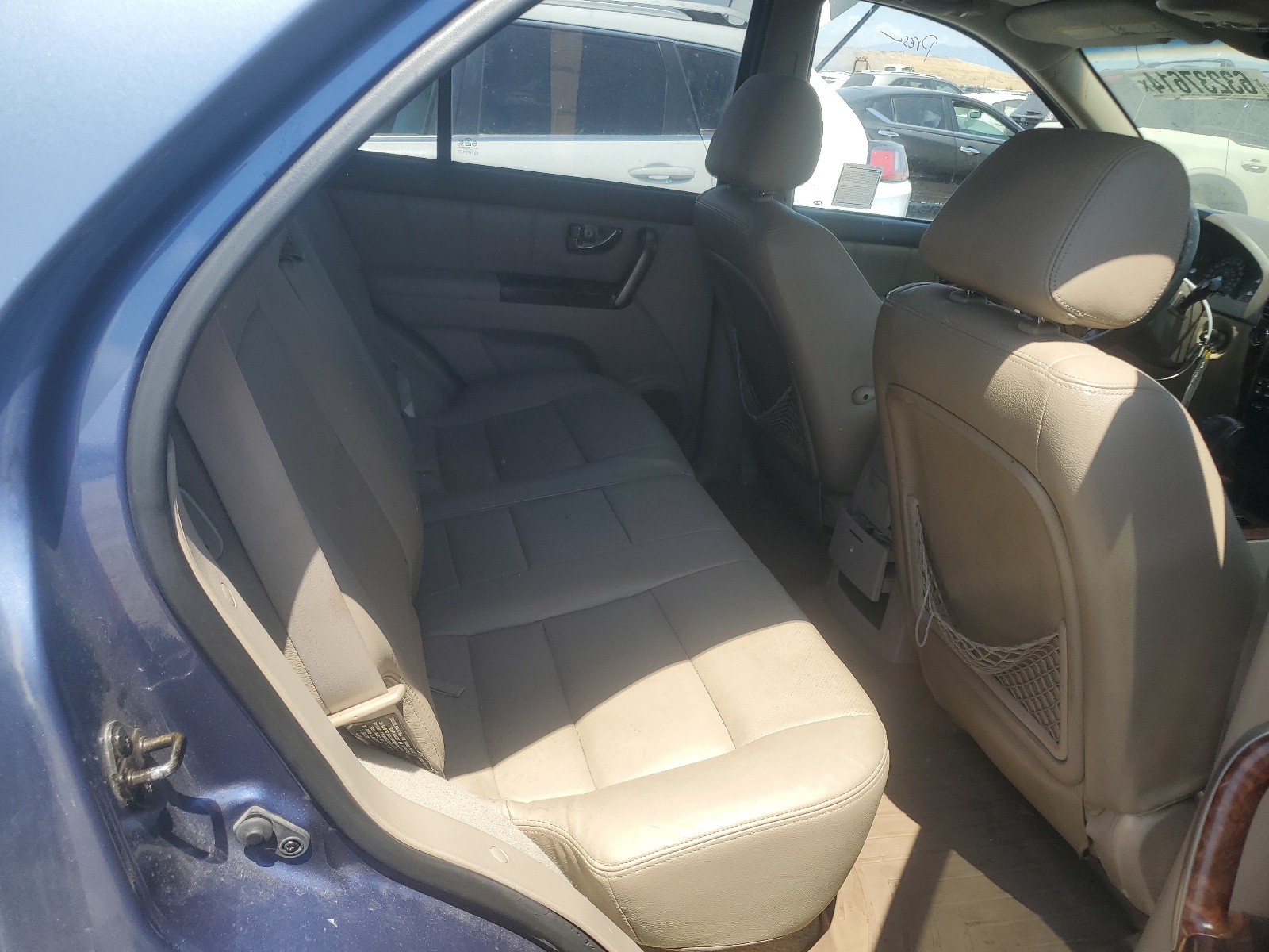 KNDJC733755367823 2005 Kia Sorento Ex