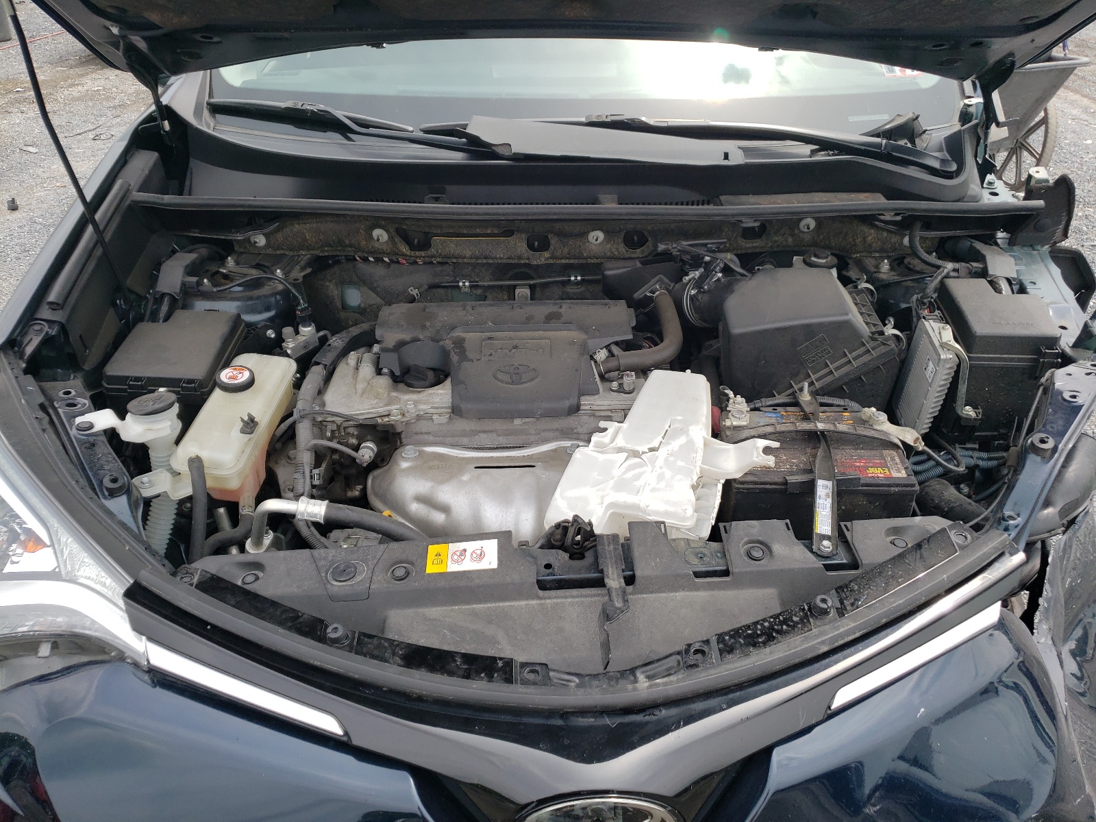 JTMBFREVXJJ180048 2018 Toyota Rav4 Le