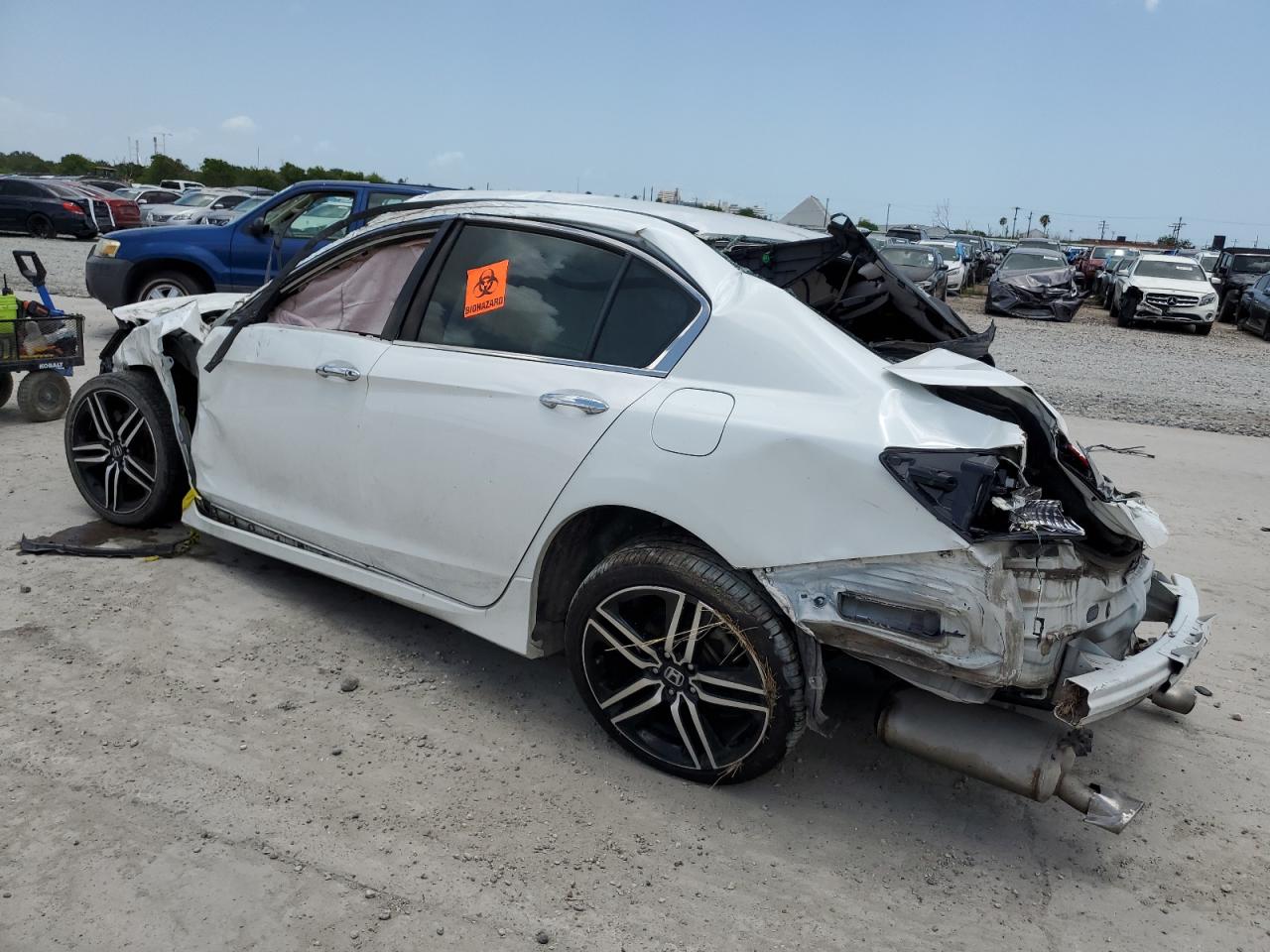 1HGCR2F18HA128508 2017 HONDA ACCORD - Image 2