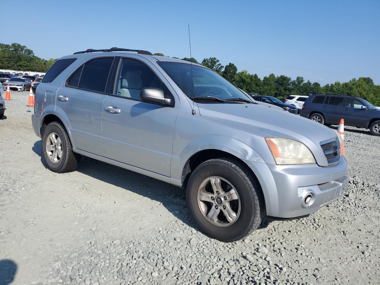 2004 Kia Sorento Ex VIN: KNDJD733045287288 Lot: 61608234