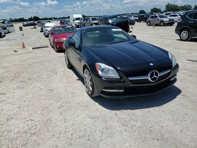 2012 Mercedes-Benz Slk 350 VIN: WDDPK5HA1CF008232 Lot: 63333004