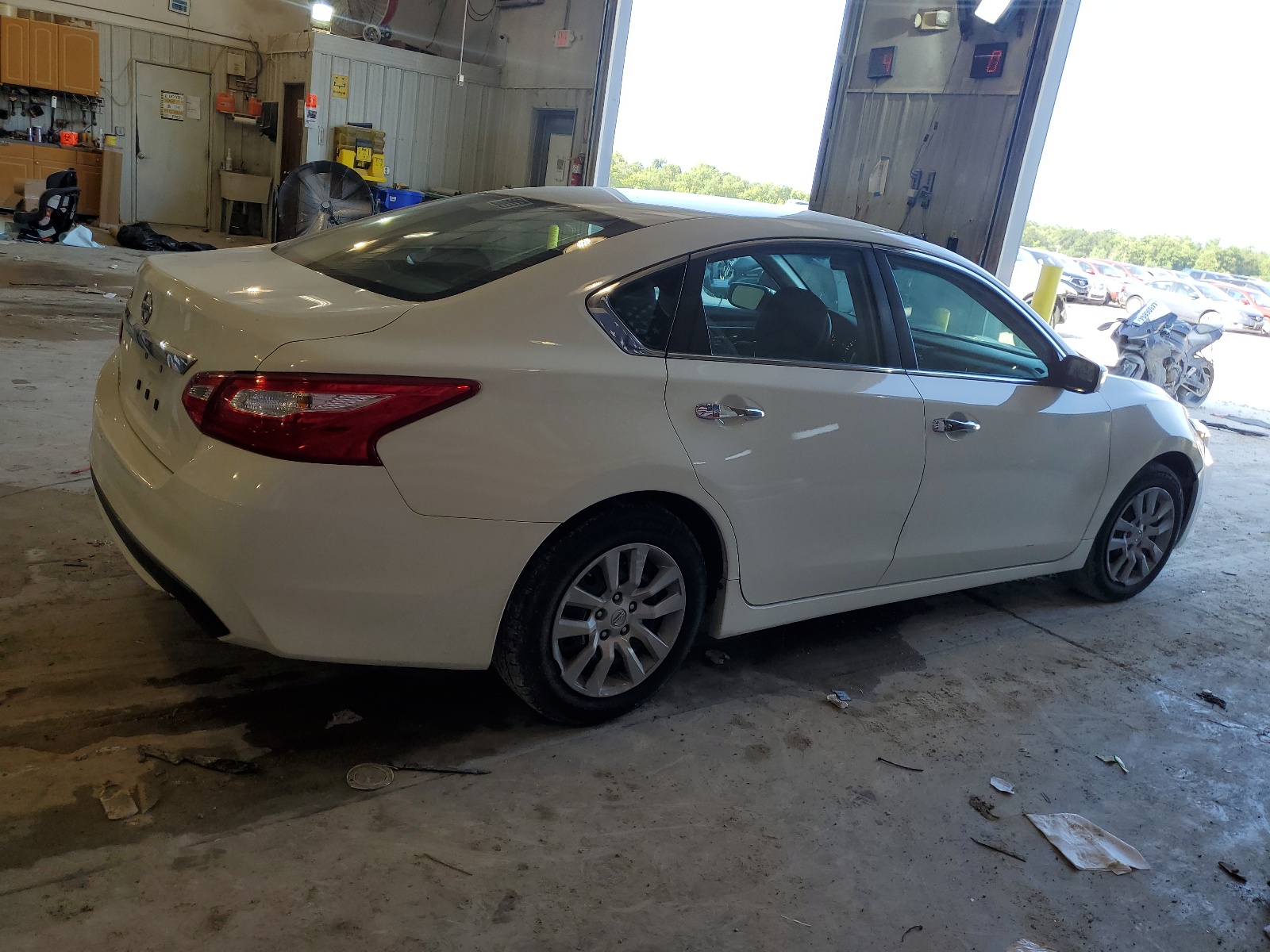 2016 Nissan Altima 2.5 vin: 1N4AL3AP2GC205097