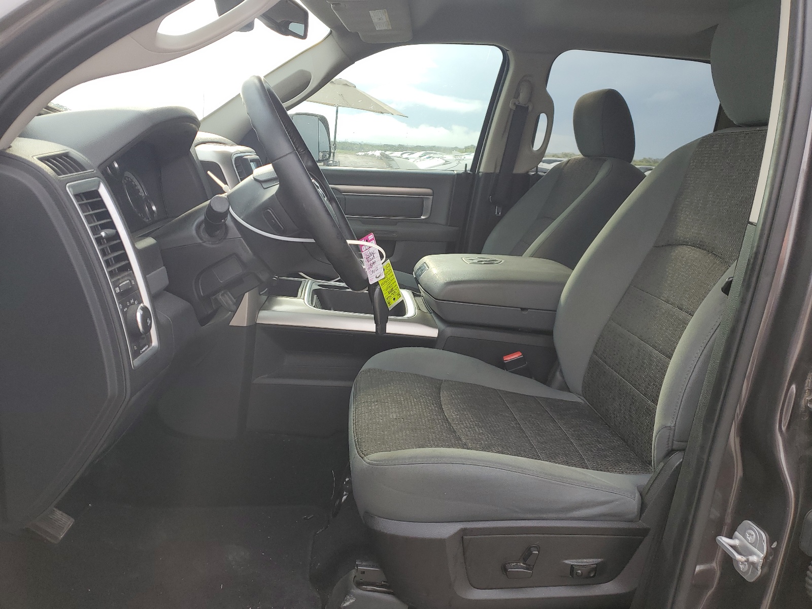 1C6RR6LT5FS761908 2015 Ram 1500 Slt