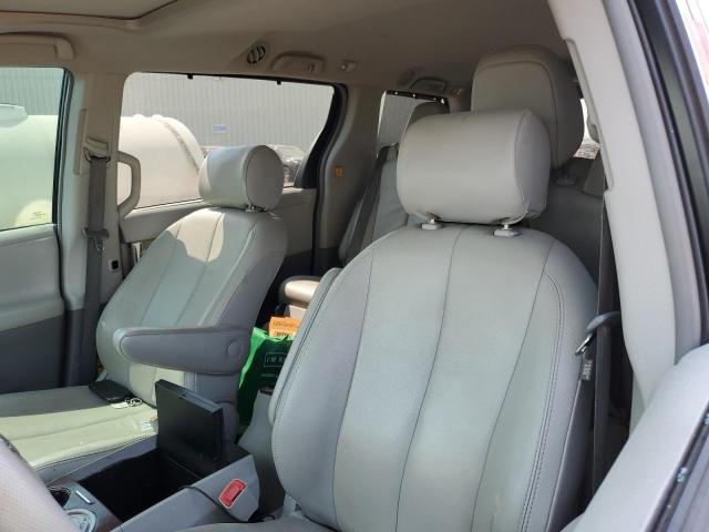 2013 TOYOTA SIENNA XLE