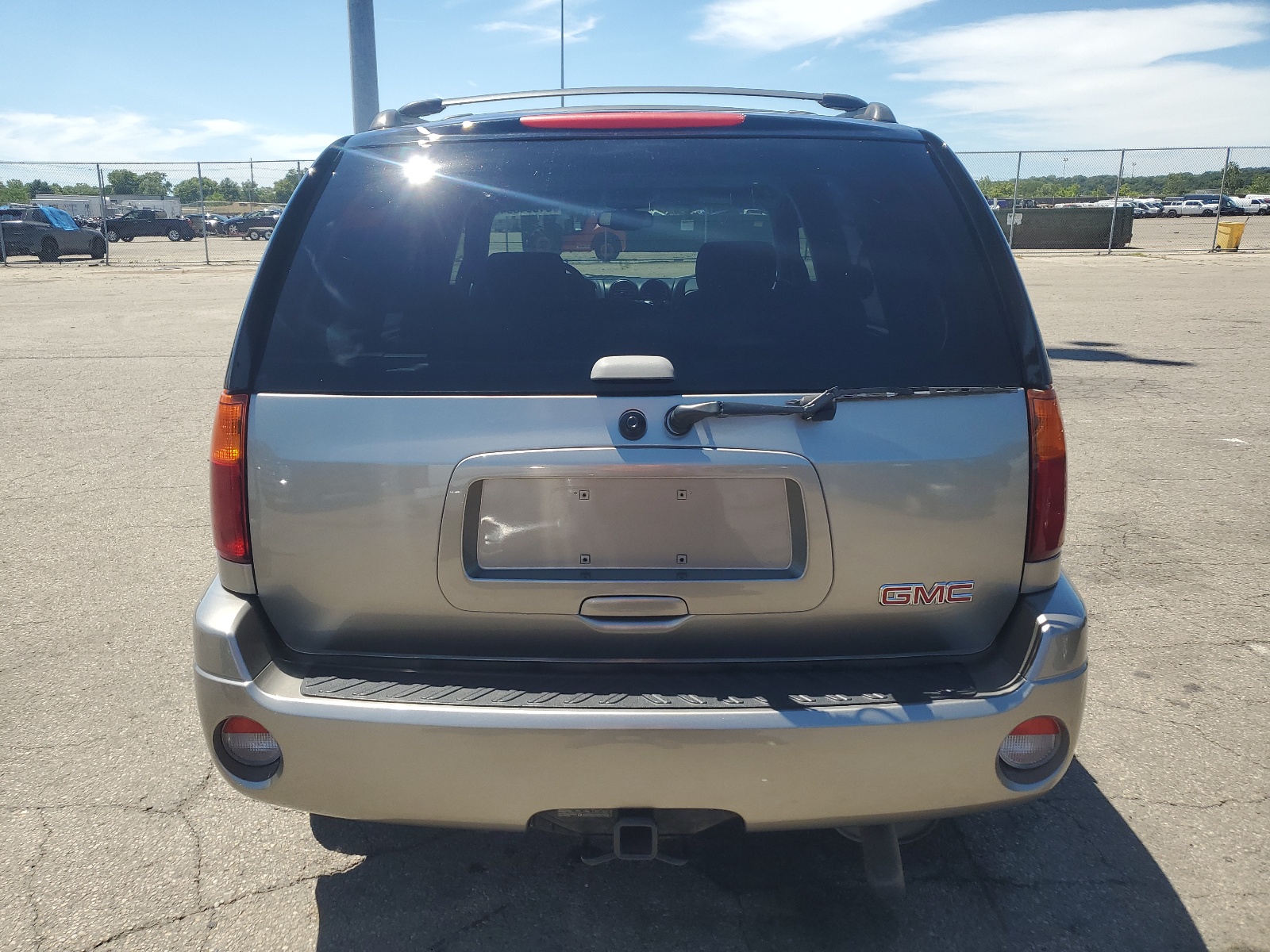 1GKDT13SX22211052 2002 GMC Envoy