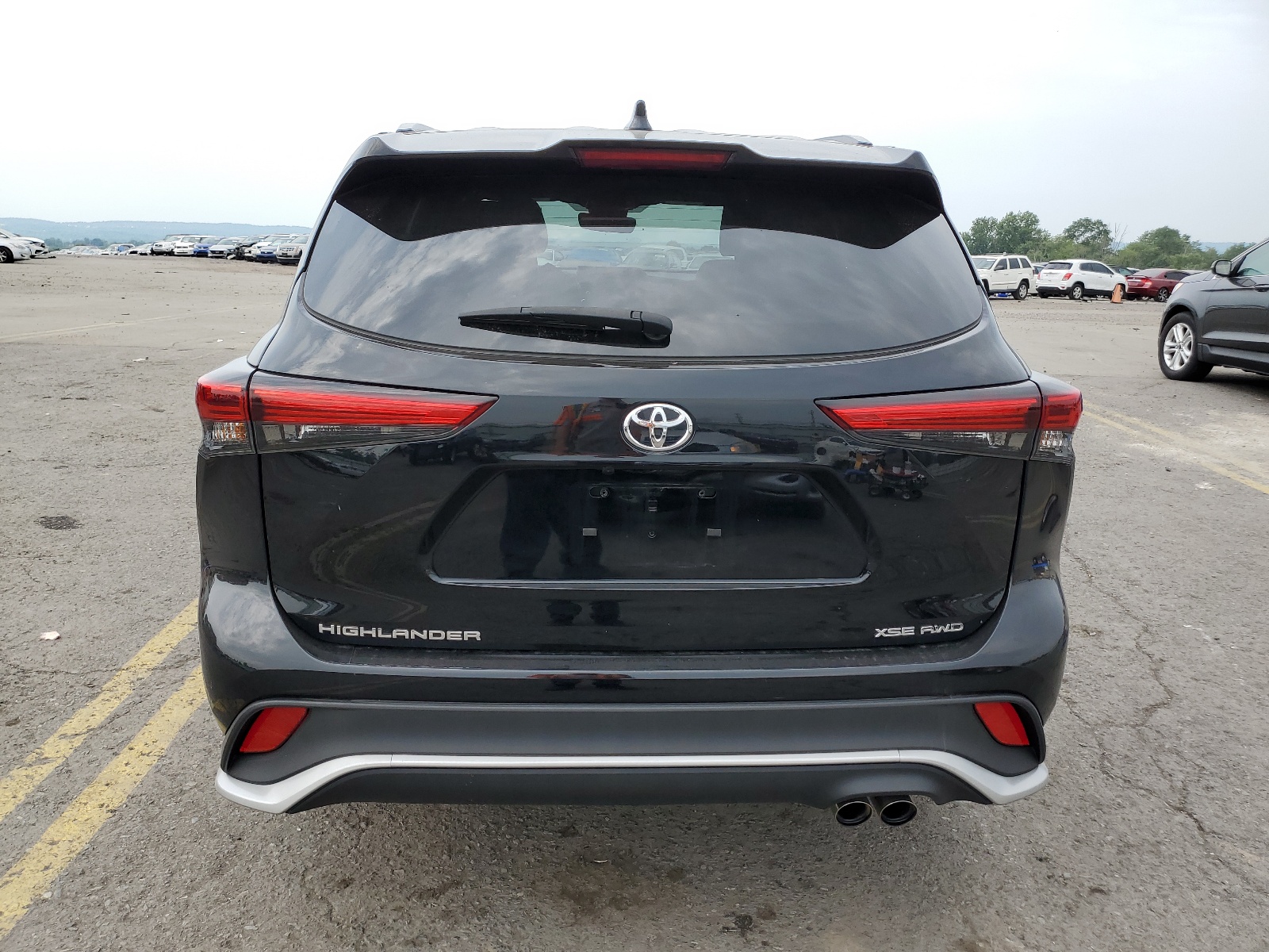 5TDLZRBH7NS211842 2022 Toyota Highlander Xse