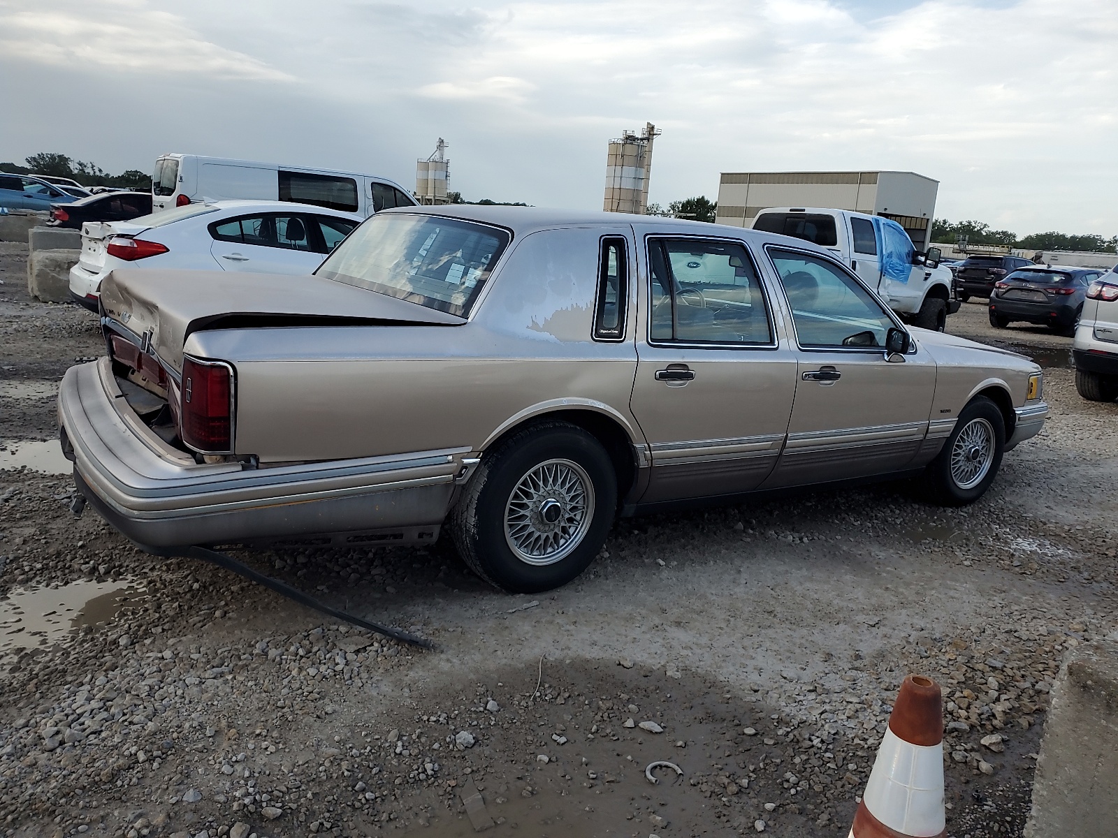 1LNLM82W1PY612992 1993 Lincoln Town Car Signature