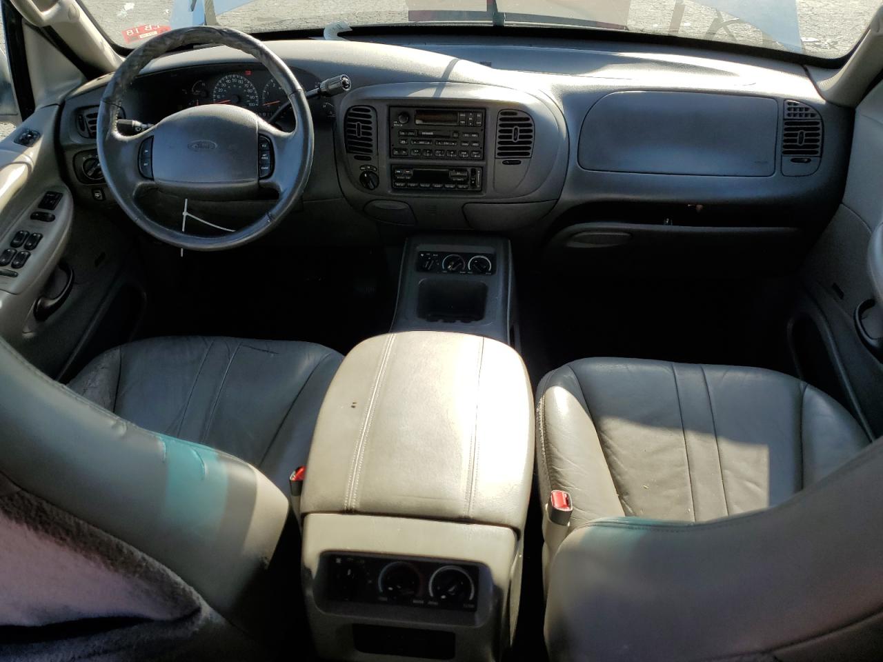 2000 Ford Expedition Eddie Bauer VIN: 1FMPU18L0YLA83071 Lot: 63739304