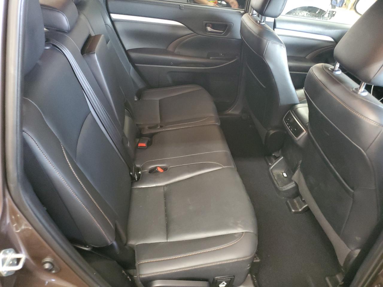 2019 Toyota Highlander Se VIN: 5TDJZRFH2KS974316 Lot: 64874944