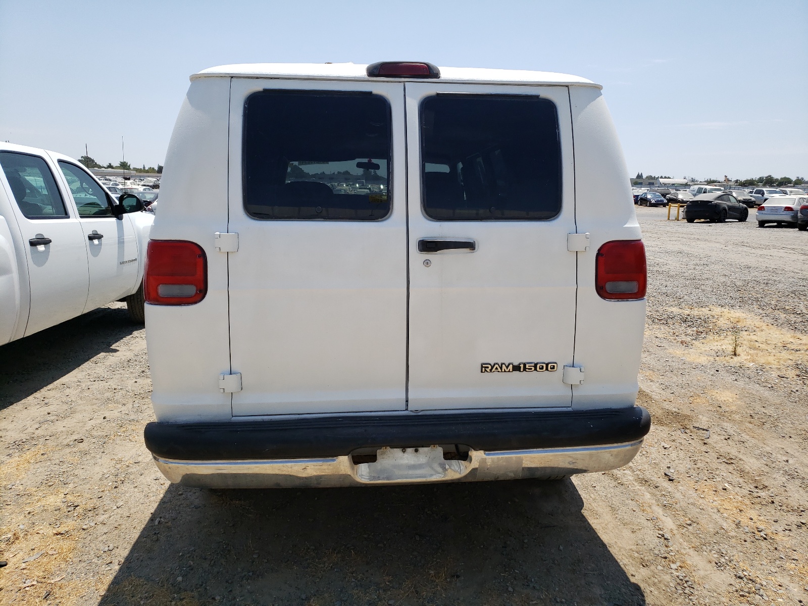 2B6HB11Y82K142576 2002 Dodge Ram Van B1500