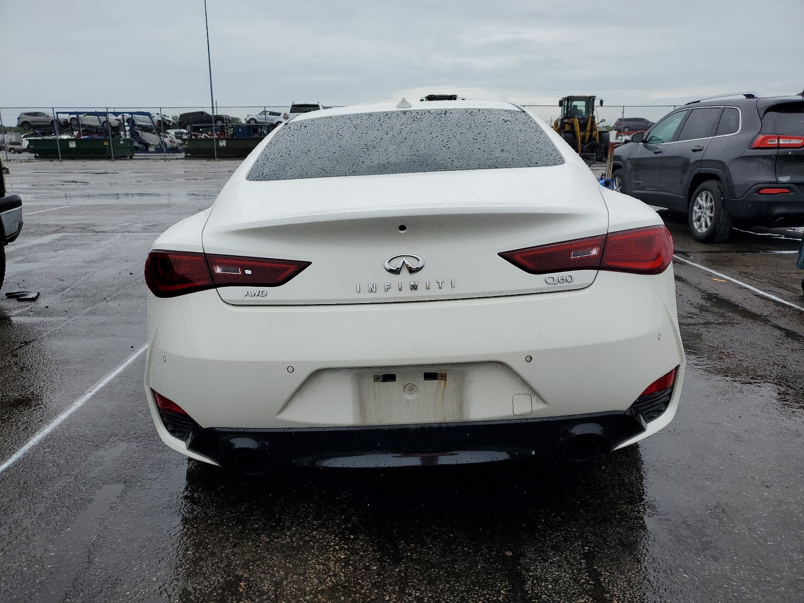 JN1EV7EL8HM553070 2017 Infiniti Q60 Premium