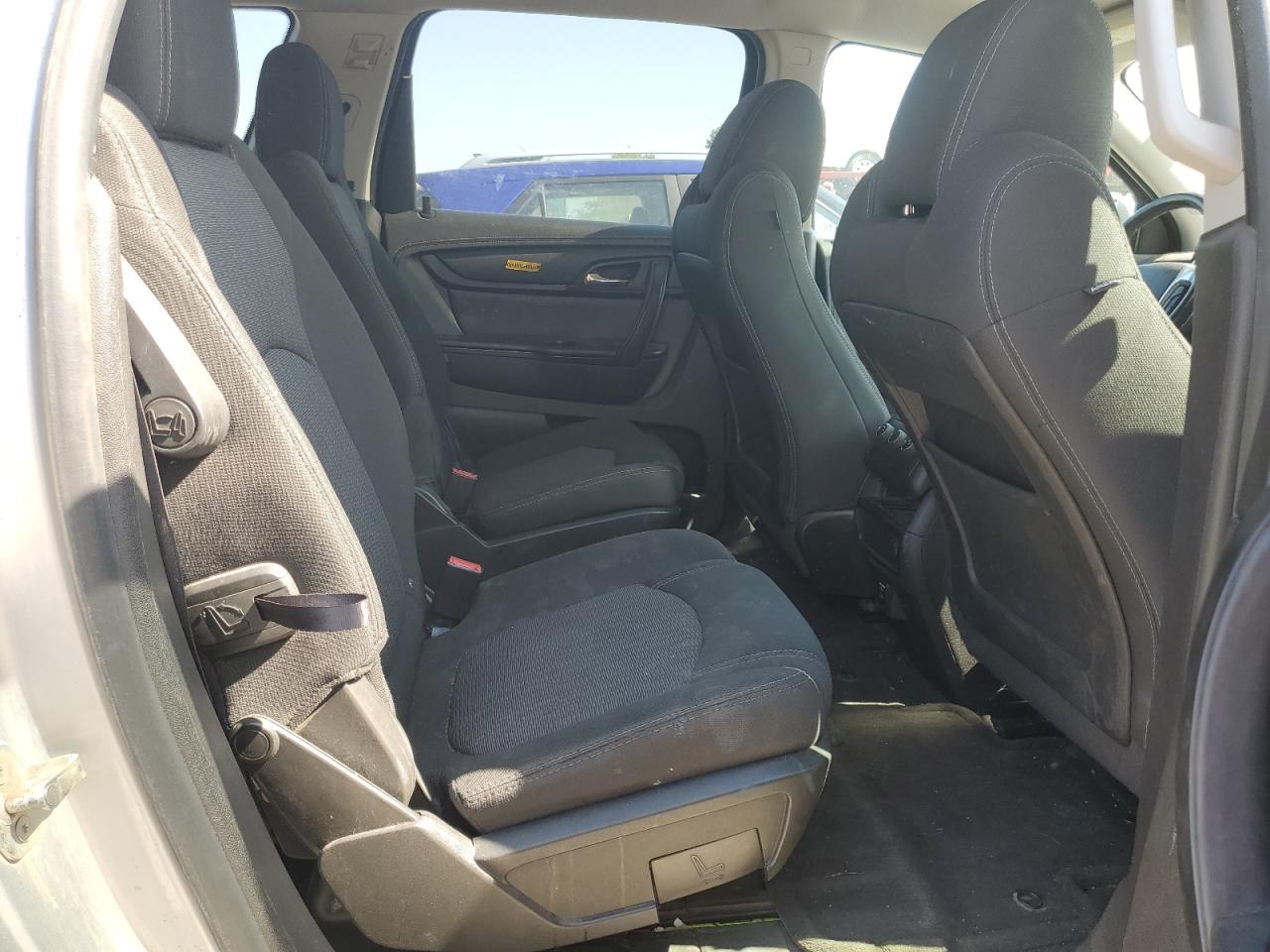 2014 Chevrolet Traverse - Image 11