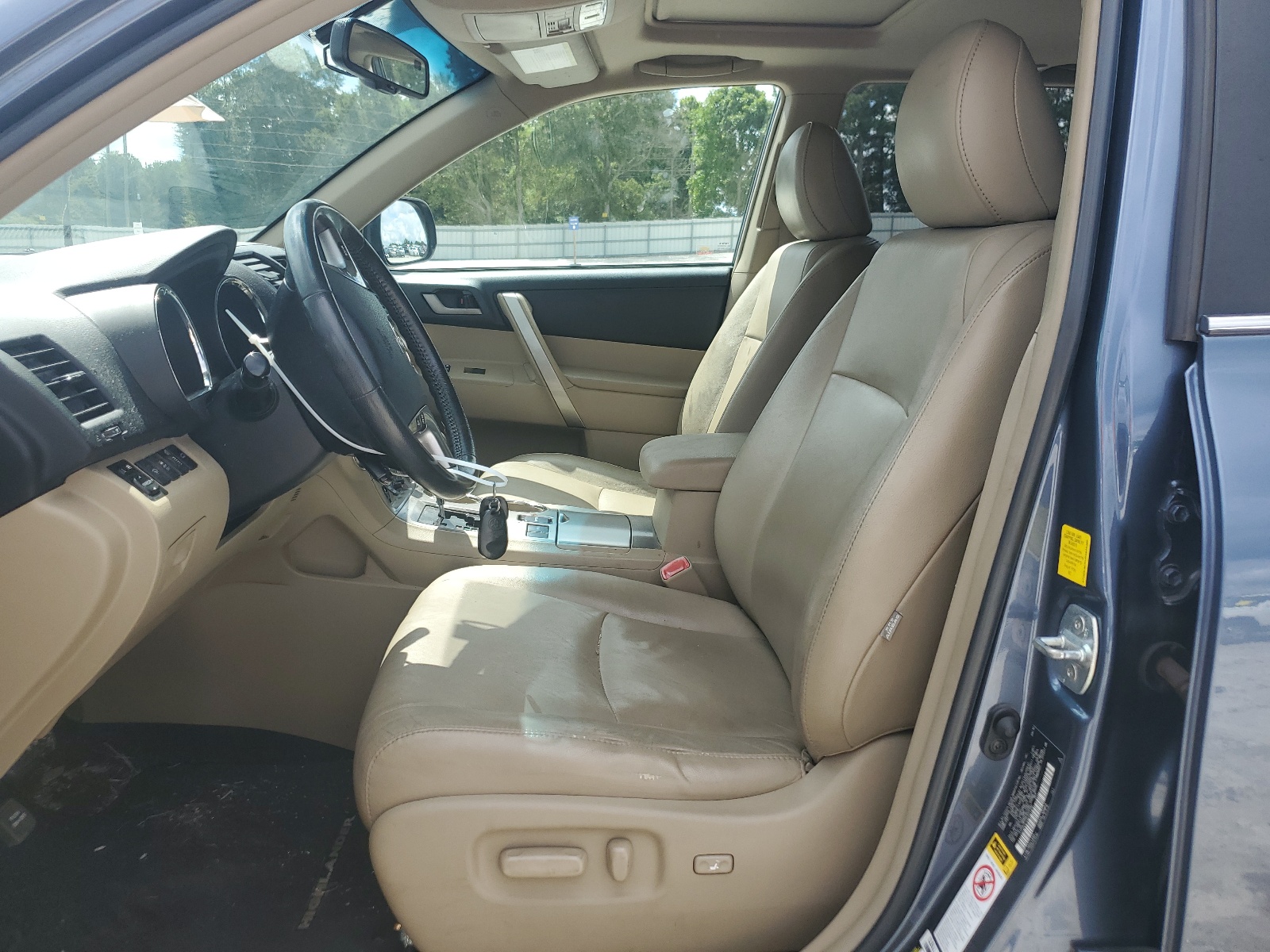 5TDZK3EH1BS024390 2011 Toyota Highlander Base