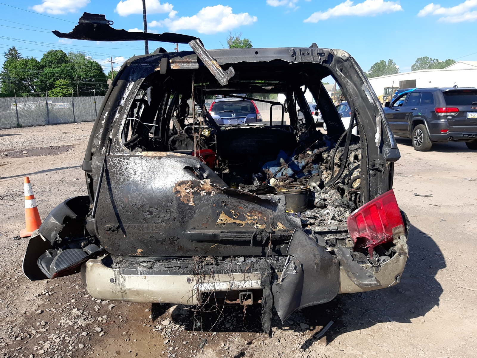 1FMFU18525LA11040 2005 Ford Expedition Eddie Bauer