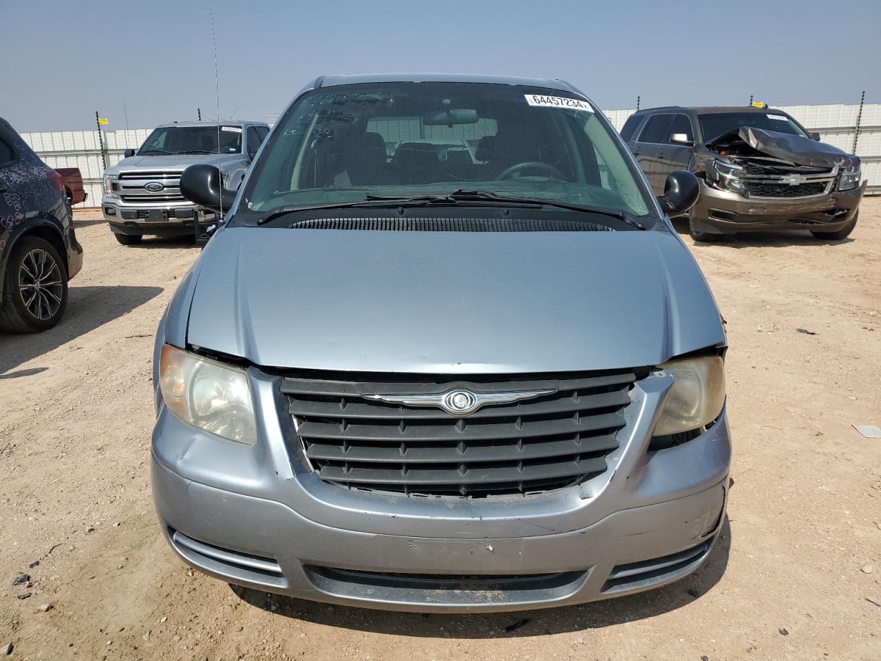 2006 Chrysler Town & Country - Image 5