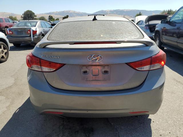 Sedans HYUNDAI ELANTRA 2013 Srebrny