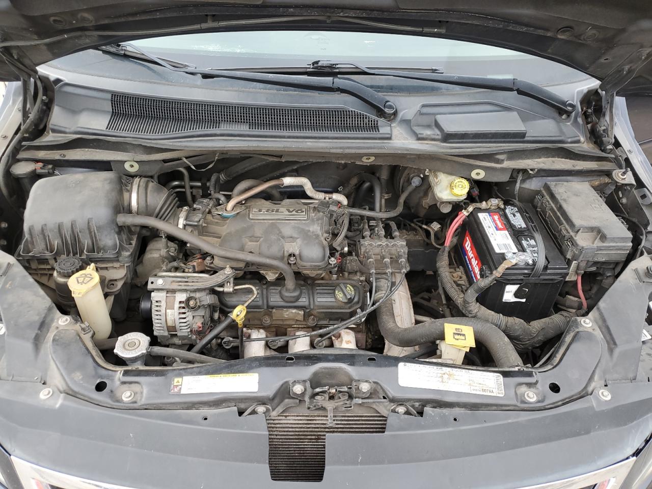 2009 Volkswagen Routan - Image 12