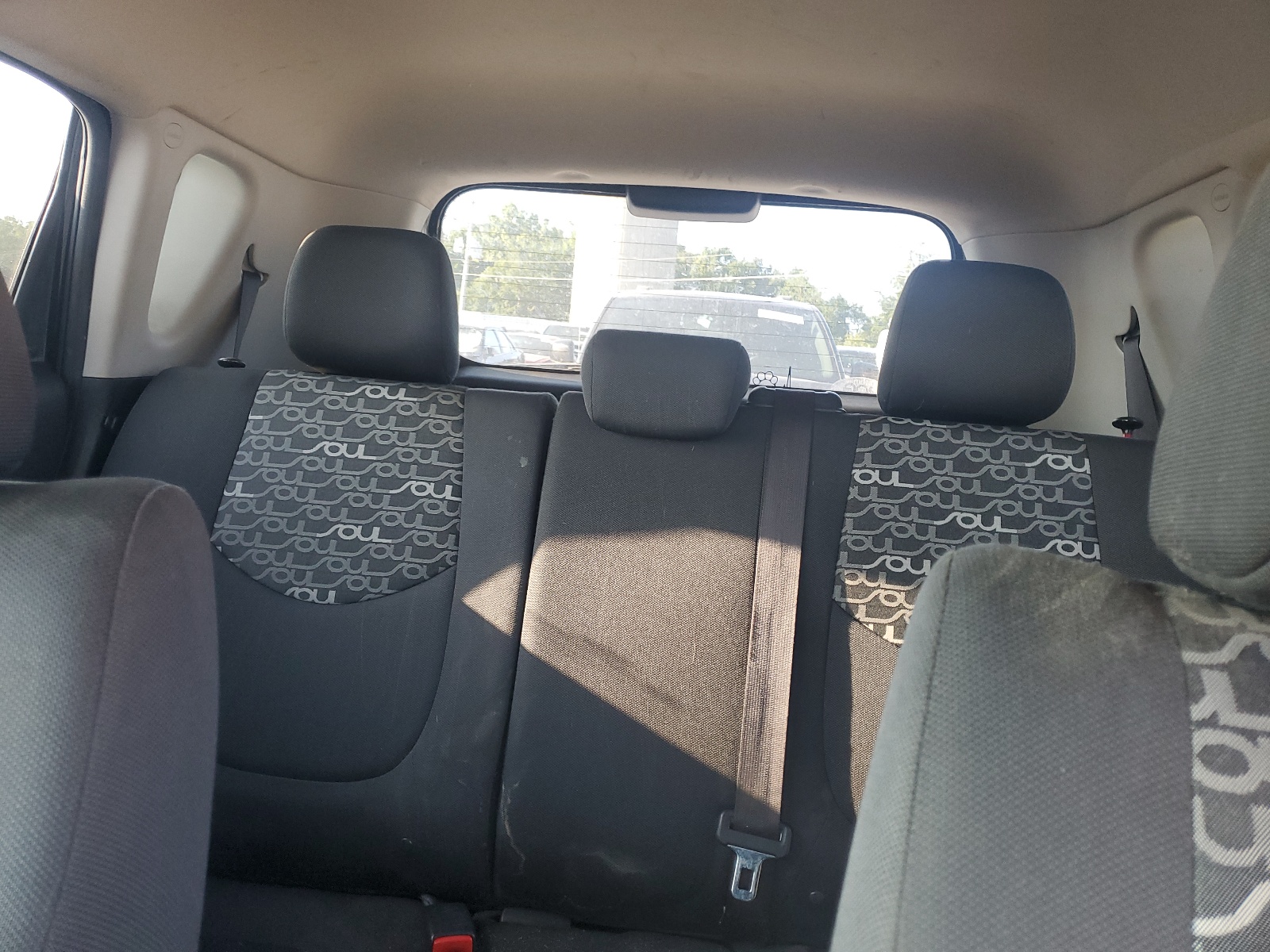 KNDJT2A29B7258213 2011 Kia Soul +