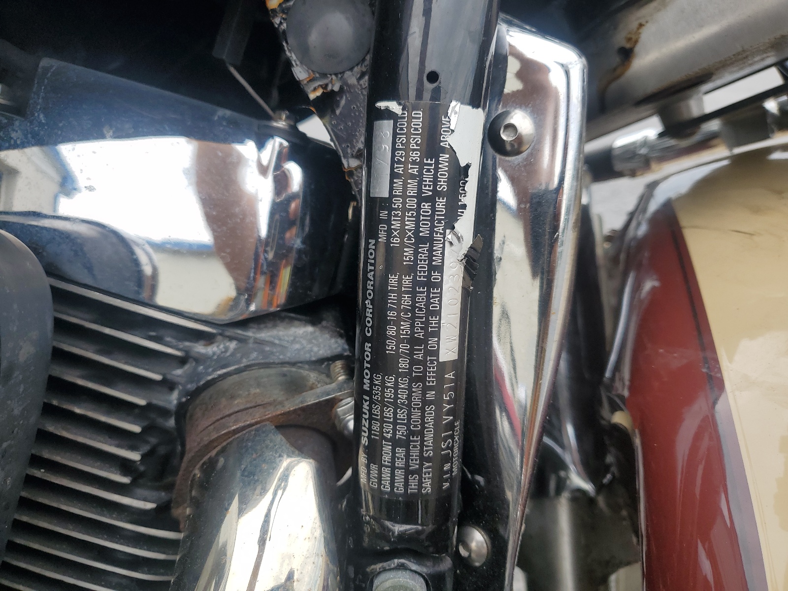 JS1VY51AXW2102397 1998 Suzuki Vl1500