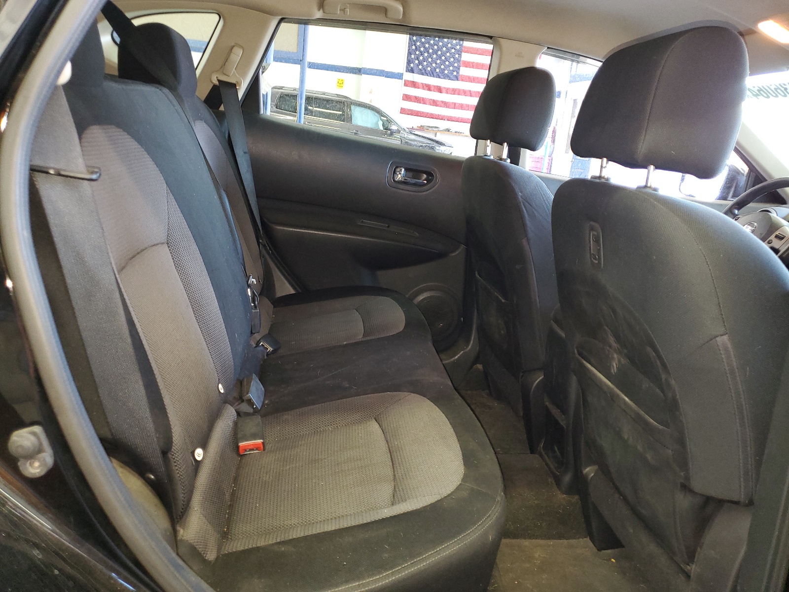 JN8AS5MV4BW266921 2011 Nissan Rogue S