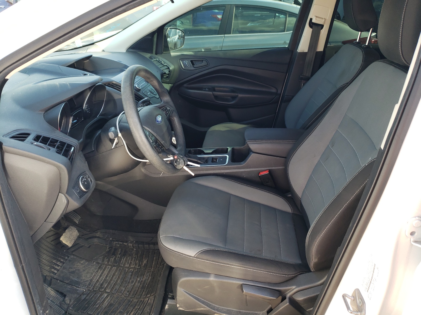 1FMCU0F77KUB75830 2019 Ford Escape S