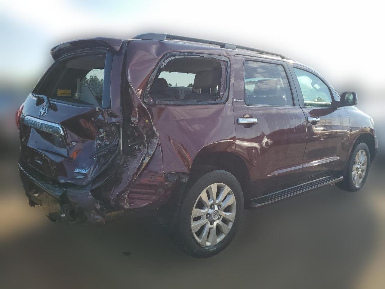 2011 Toyota Sequoia Platinum VIN: 5TDDW5G15BS050727 Lot: 63253024