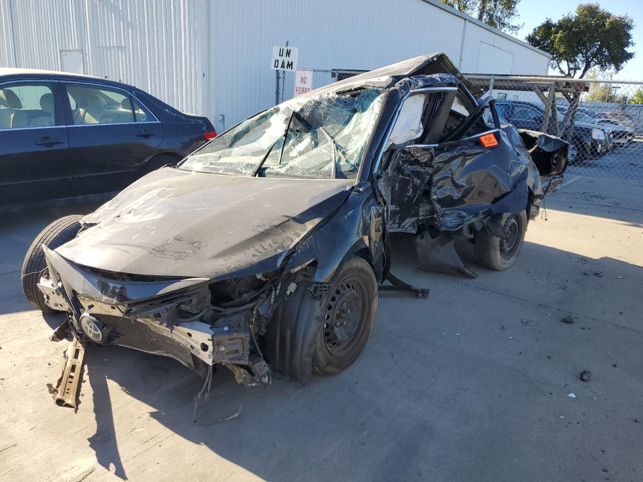 4T1C31AK2NU573049 2022 TOYOTA CAMRY - Image 1