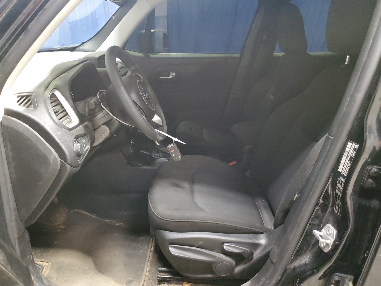 ZACNJBABXKPJ77809 2019 Jeep Renegade Sport