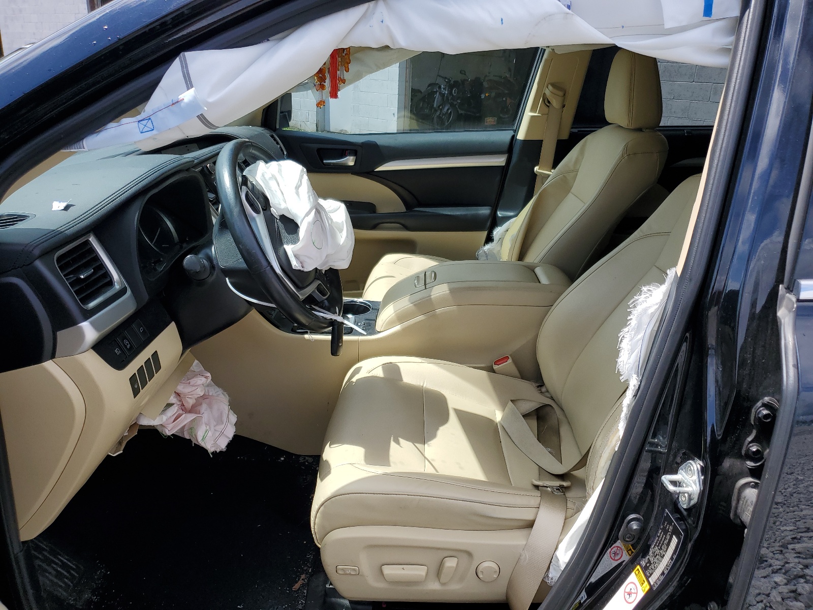 5TDJZRFH8KS582540 2019 Toyota Highlander Se