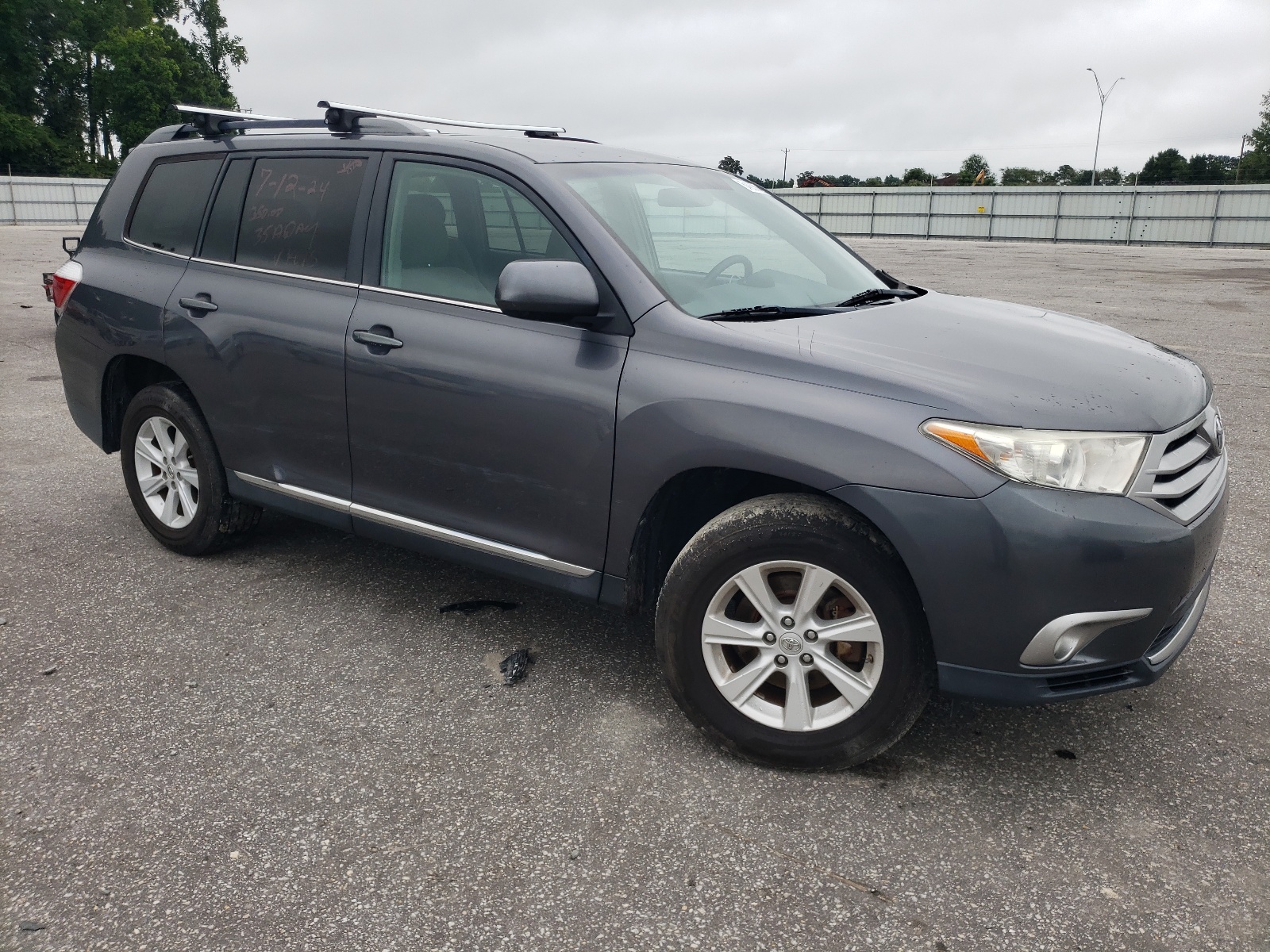 5TDZK3EH8DS142360 2013 Toyota Highlander Base